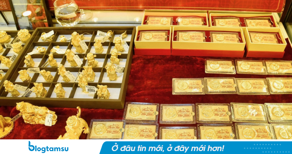 Giá vàng hôm nay 22/4: SJC và vàng nhẫn cùng giảm mạnh, chuyên gia cảnh báo biến động