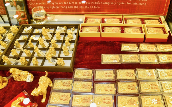 Giá vàng hôm nay 22/4: SJC và vàng nhẫn cùng giảm mạnh, chuyên gia cảnh báo biến động