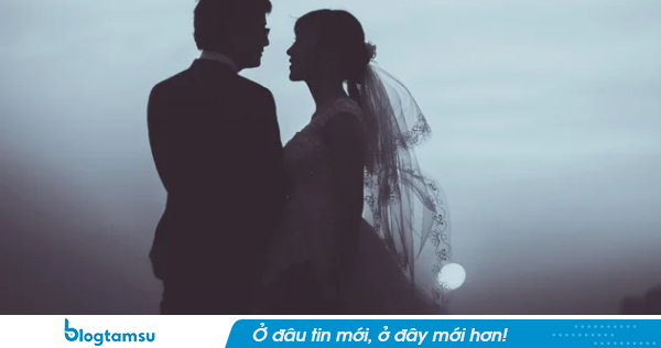 Nữ ca sĩ nổi tiếng showbiz chơi cờ bạc đến mức vỡ nợ hàng chục tỷ đồng, chồng cầu thủ chán nản ly hôn