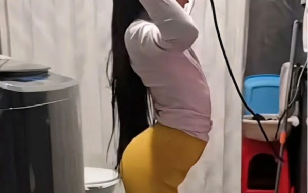 Mẹ đăng ảnh khen con gái 10 tuổi tự gội đầu từ lớp 1, dân mạng lại lo lắng: "Con đang bị bệnh mà chị không biết sao?"