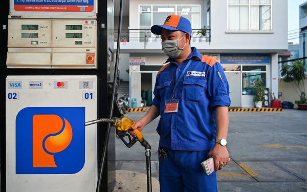 Giá xăng dầu lại giảm, có loại hạ hơn 1.000 đồng/lít