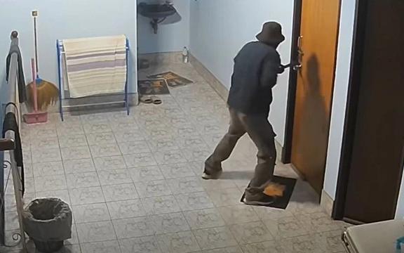 Bị mất số vàng trị giá hơn 2 tỷ, người đàn ông báo cảnh sát rồi không thể tin nổi danh tính kẻ chủ mưu