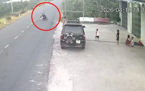 Vụ trẻ đá bóng lăn ra đường gây tai nạn chết người: Gia đình nạn nhân lên tiếng