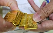 Giá vàng tiếp đà giảm mạnh