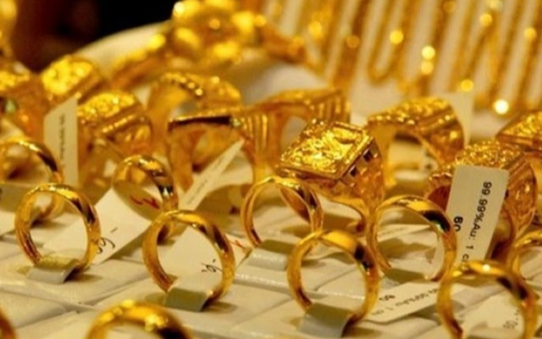 Giá vàng tiếp đà giảm mạnh