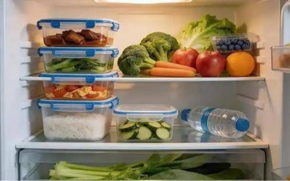 Ngày càng có nhiều người mắc ung thư đại trực tràng, bác sĩ nghẹn ngào cảnh báo: Thà nhịn đói còn hơn ăn 4 thứ "nằm lì" trong tủ lạnh