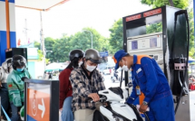 Giá xăng dầu hôm nay (24-4): Xăng dầu trong nước giảm giá