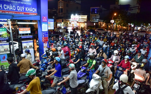 Giá xăng dầu hôm nay (24/4): Xăng dầu trong nước giảm giá