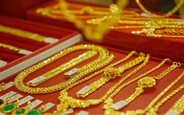 Giá vàng hôm nay 25/4/2026: Thế giới bật tăng, SJC giảm sâu còn 168 triệu đồng