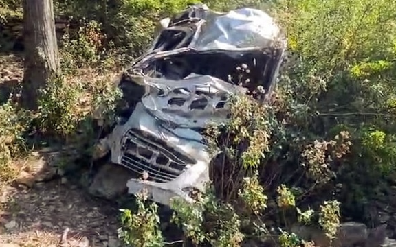 Trở về sau đám tang, xe chở khách bất ngờ lao xuống vực khiến 8 người tử vong