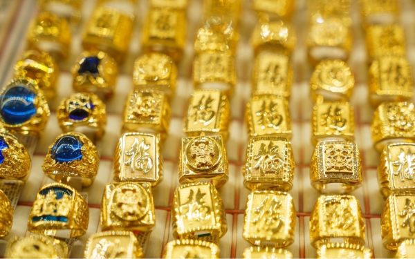 Giá vàng hôm nay 26/4/2026 ghi nhận tuần lao dốc, 