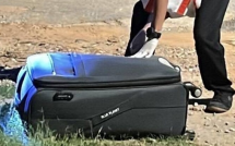 Bí ẩn chiếc vali đen bên vệ đường: Cảnh sát vào cuộc, hé lộ nội dung bộ hồ sơ bên trong khiến dư luận chuyển hướng