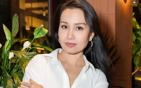 Động thái của Hoà Minzy và Cẩm Ly giữa tranh cãi câu hát "lúa chín cao nhưng chẳng hề cúi đầu"