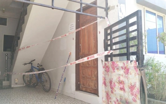Tủ lạnh có mùi khó ngửi, chủ nhà kiểm tra thì phát hiện bí mật động trời