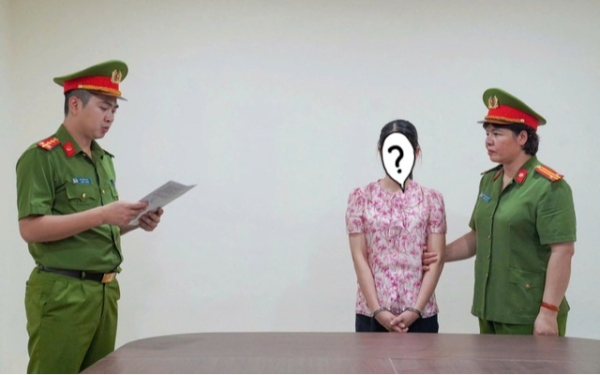 Thi hành quyết định khởi tố, bắt tạm giam nữ kế toán Phùng Thị Thùy Linh