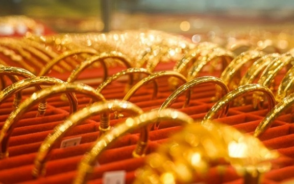 Giá vàng hôm nay: Kéo dài đà giảm, chịu thêm áp lực