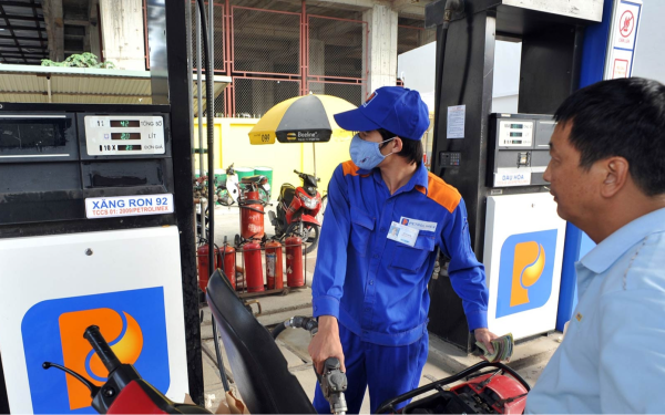 Giá xăng dầu hôm nay 2/5: Dầu thế giới giảm mạnh, trong nước ở mức thấp