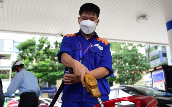 Giá xăng dầu hôm nay 3/5: Dầu thế giới tăng mạnh, xăng dầu trong nước có giá mới