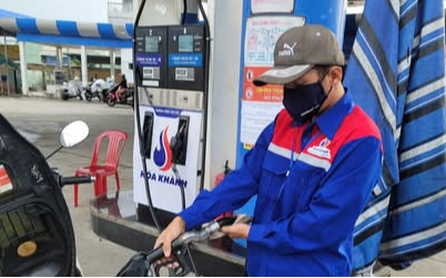 Giá xăng dầu hôm nay 3/5/2026: Bảng giá tại Petrolimex, PVOIL, Mipec, GIANGNAMPETROL