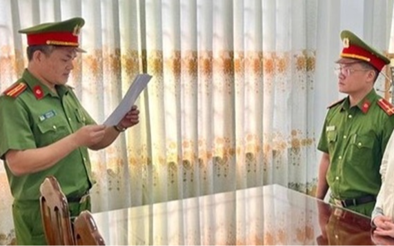 Thi hành lệnh bắt tạm giam kế toán mầm non Nguyễn Thị Thu Hà SN 1987