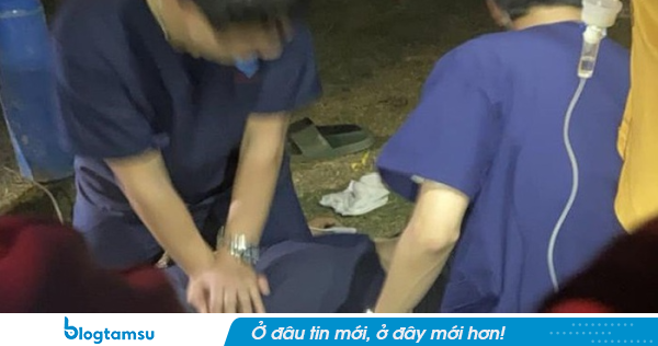 Đang đá bóng, thủ môn bất ngờ gục xuống sân tử vong