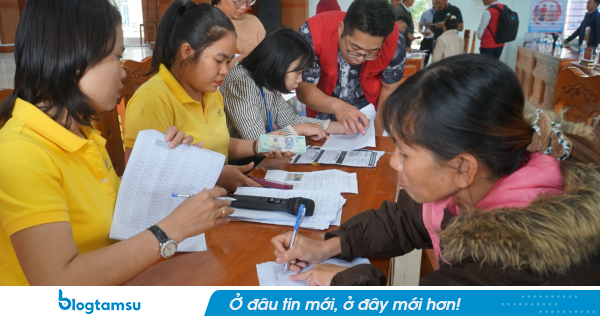 Mỗi hộ gia đình tại tỉnh này sẽ được nhận 700.000 đồng tiền mặt: Đối tượng và thời điểm nhận quà là khi nào?