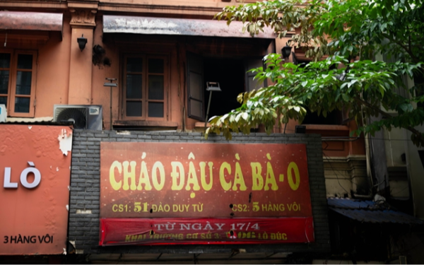 Lời kể nhân chứng vụ cháy quán cháo nổi tiếng tại Hà Nội: 4 người lớn trốn vào nhà vệ sinh hẹp, phải chồng lên nhau