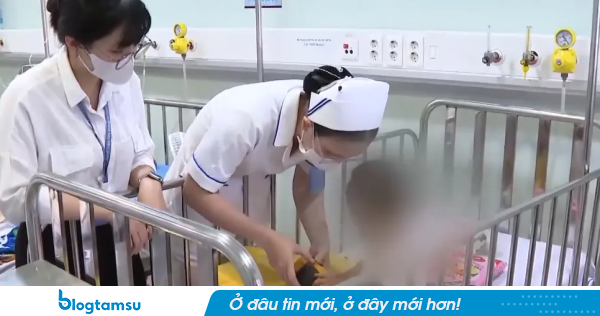 Bé trai nghi bị mẹ ruột và cha hờ bạo hành đã qua cơn nguy kịch
