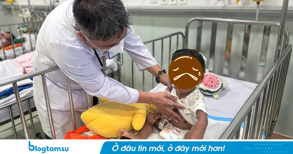 Vụ bé trai 2 tuổi bị mẹ và người tình bạo hành: Người thân từ chối chăm sóc