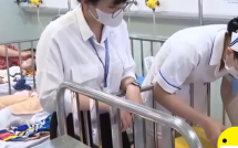 Vụ bé 2 tuổi bị mẹ ruột và nhân tình bạo hành: Bộ Y tế chỉ đạo khẩn
