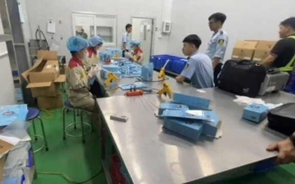 Thu giữ 223.948 gói cà phê hoà tan giả ở Hưng Yên: Khởi tố giám đốc Vũ Thị Hương SN 1974