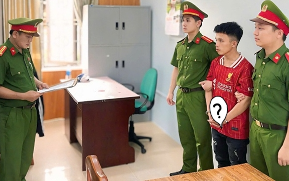 Trộm thẻ ATM của hàng xóm, đoán trúng mật khẩu
