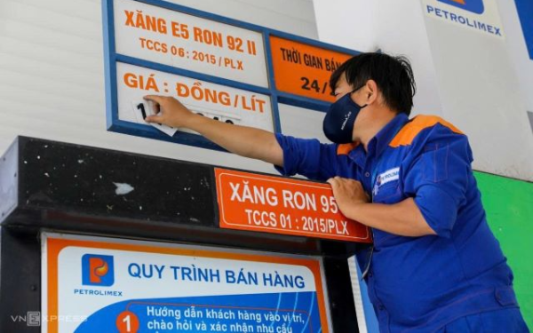 Cập nhật giá xăng dầu: E5RON92 bám sát giá xăng RON95, dầu diesel giảm cực sâu so với đỉnh