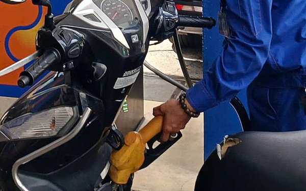 Giá xăng dầu hôm nay 12.5: Thế giới tăng, trong nước ở mức thấp