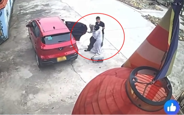 Trích xuất camera vụ nghi vấn đem cha bỏ chùa tại Hải Phòng, hé lộ đoạn tin nhắn của nhà chùa?