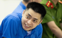 Phẫn nộ với nụ cười máu lạnh của  Bùi Đình Khánh trong phiên tòa ở Quảng Ninh