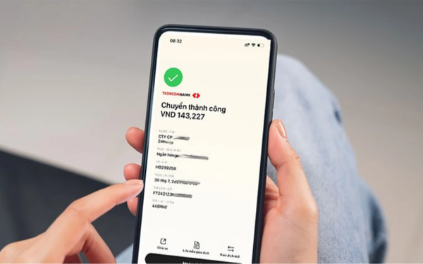 Giao dịch chuyển tiền có thể bị thu phí lên tới 1 triệu đồng: Trường hợp nào bị thu phí, mức phí cụ thể bao nhiêu?