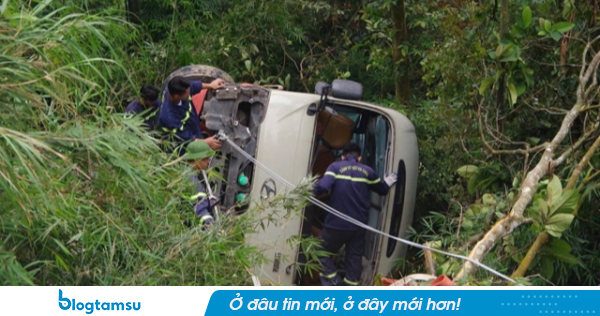 Nguyên nhân xe khách chở 27 người lao xuống vực ở Tam Đảo, tài xế bị khởi tố tội gì?