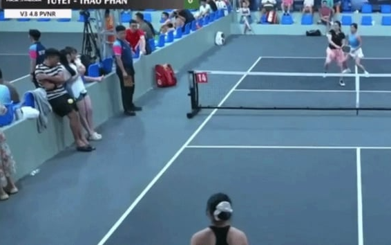 Toàn cảnh tai nạn “điếng người” trên sân pickleball: Nạn nhân quằn quại, đoạn camera hút 1,2 triệu vì xác suất xảy ra quá thấp
