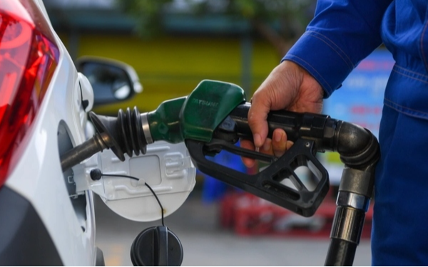 Giá xăng dầu hôm nay 16/5: Xăng hạ gần 10.000 đồng/lít, dầu diesel đã giảm mạnh 17.562 đồng/lít từ đỉnh