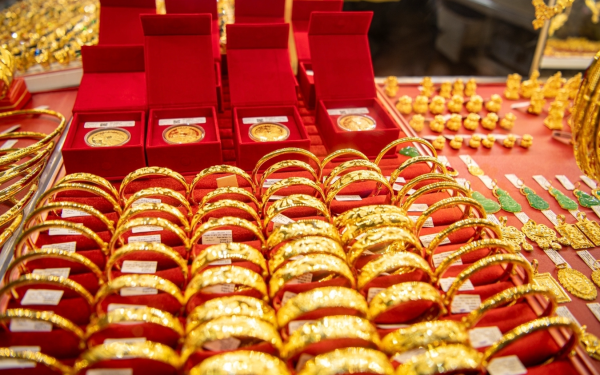 Giá vàng trong nước giảm không phanh