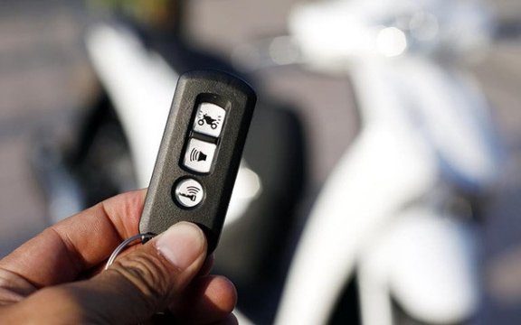 Lời khuyên cho những người đang đi xe máy có sử dụng khóa smartkey
