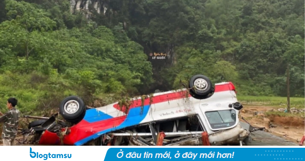 Lũ lên bất ngờ trong đêm, cuốn xe khách chở 20 người trôi trăm mét ở Cao Bằng