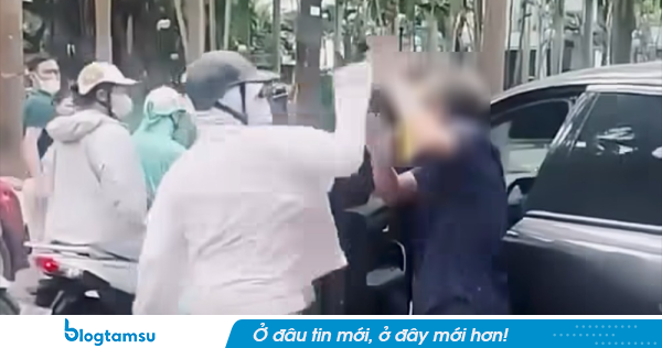 Công an vào cuộc vụ người phụ nữ ra tay tác động tài xế ô tô đáng tuổi cha chú sau va chạm ở Hà Nội