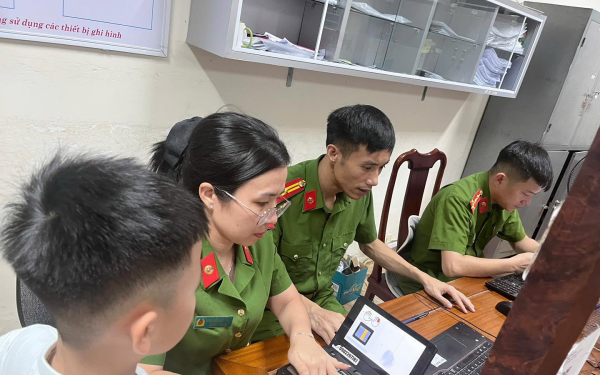 Công an phát cảnh báo với các gia đình có con dưới 14 tuổi
