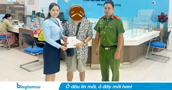 Công an phối hợp ngân hàng kiểm tra giao dịch chuyển khoản của một khách hàng lớn tuổi