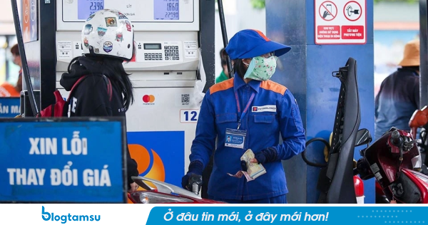Giá xăng dầu CHÍNH THỨC điều chỉnh từ 15h hôm nay: Xăng trong nước còn bao nhiêu/lít?