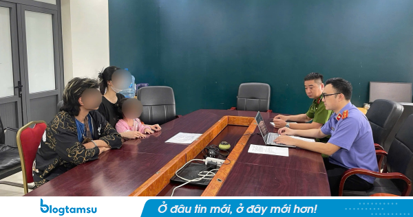 Công an vào cuộc vụ mẹ đưa con gái đến quán bia, nghi bị bạo hành ở Hà Nội