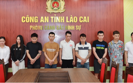 Nóng: 50 cảnh sát đồng loạt kiểm tra, bắt giữ 11 Youtuber Thu giữ 3 ô tô, phong tỏa 8 tài khoản ngân hàng