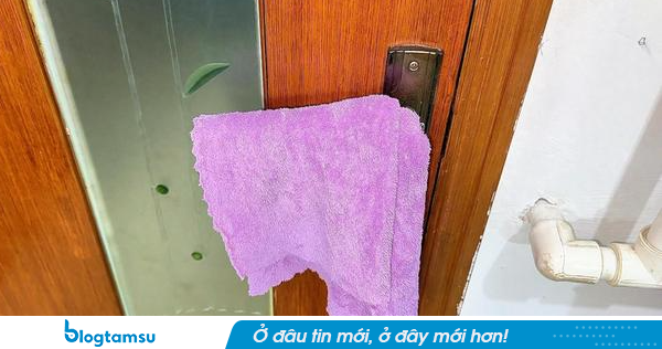 Trước khi đi ngủ mỗi đêm, hãy nhớ treo 1 chiếc khăn ấm lên tay nắm cửa, nó có thể cứu mạng bạn